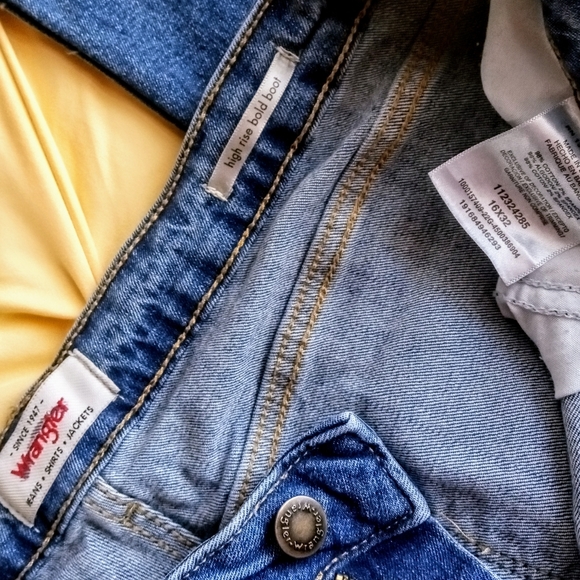 Wrangler Jeans Bundle - Picture 3 of 7